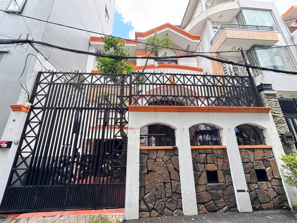 Bán nhà hẻm xe hơi đường 3/2, P14, Quận 10. DT: 7,5 NH 12,9x27,3m, CN: 230m2, giá: 40 tỷ TL